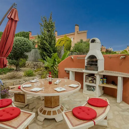 Villa Charming In With Swimming Pool
